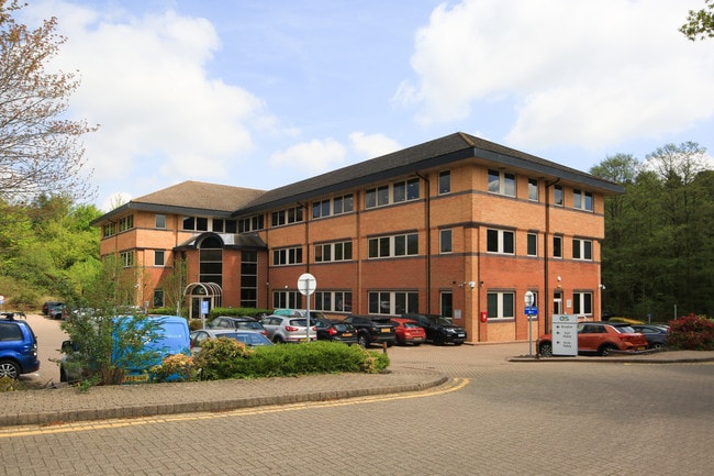 More details for 4 Brighton Rd, Crawley - Office to Rent