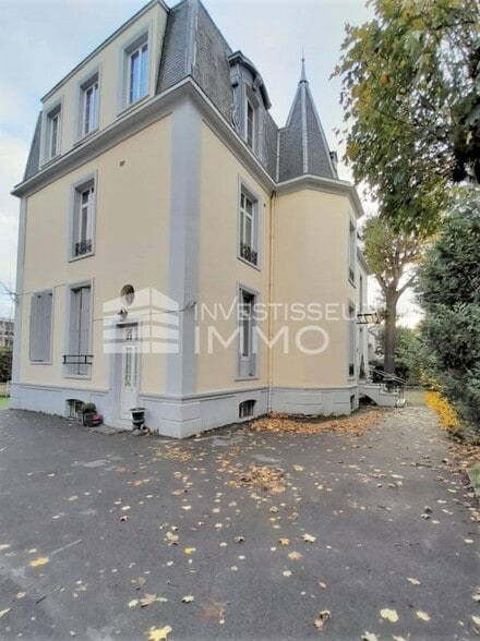 Office in Nogent-sur-Marne to rent - Building Photo - Image 2 of 11