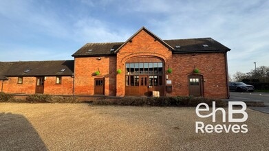 Meriden Rd, Solihull to rent Building Photo- Image 1 of 16