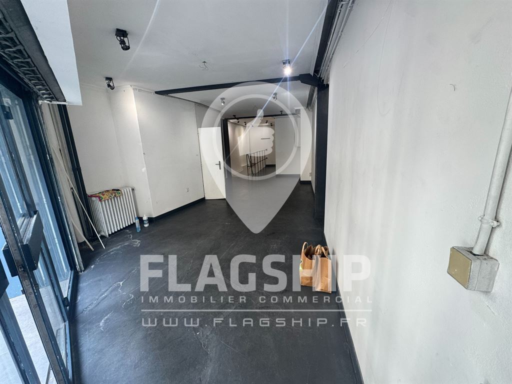 Retail in Paris to rent Interior Photo- Image 1 of 10