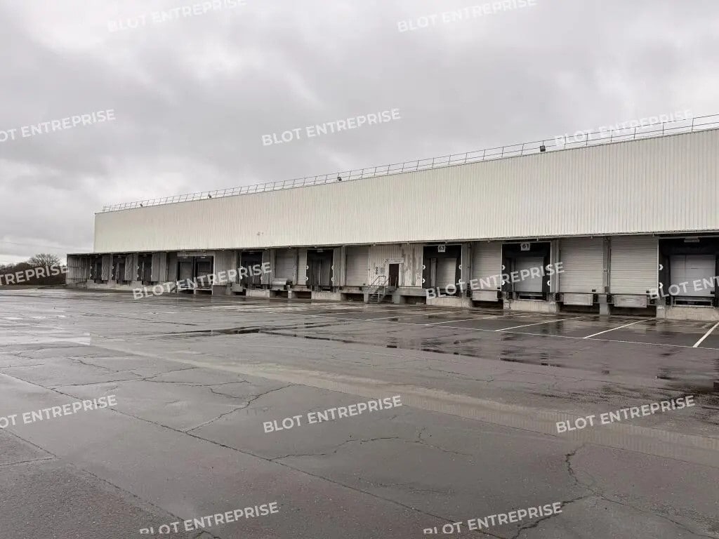 Location Bureaux 21 170 m² - Photo 1