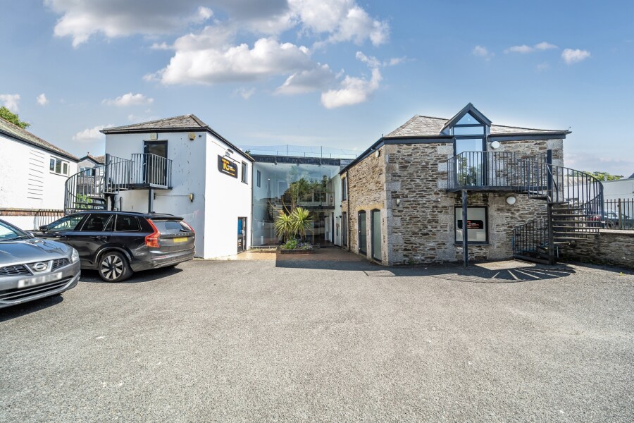 Moresk Rd, Truro to rent Primary Photo- Image 1 of 11