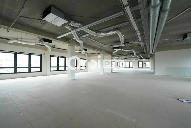 Office in Genas to rent - Interior Photo - Image 2 of 9