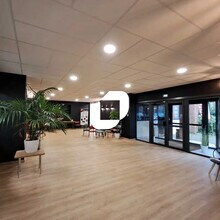 Light Industrial in Montigny-le-Bretonneux to rent Interior Photo- Image 2 of 6