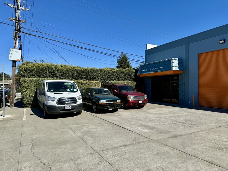 402 Birch Ave, San Mateo, CA for rent - Building Photo - Image 3 of 11