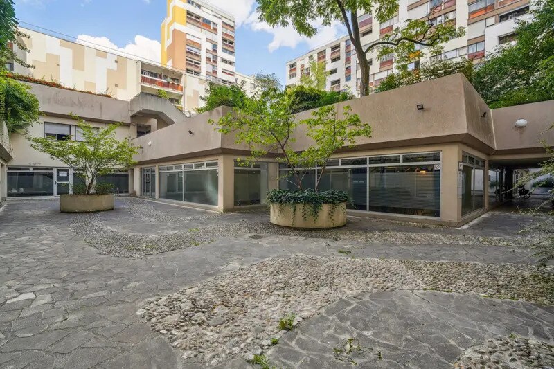 Build-to-Rent in Paris for sale - Building Photo - Image 1 of 14