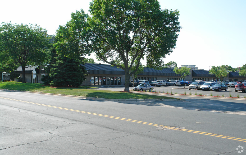 5221-5247 Edina Industrial Blvd, Edina, MN for sale - Building Photo - Image 1 of 1