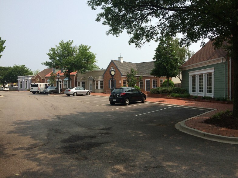 8800-8810 Pear Tree Village Ct, Alexandria, VA for sale - Building Photo - Image 1 of 1