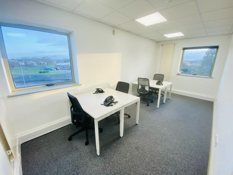 Aerodrome Rd, Gosport to rent - Interior Photo - Image 3 of 15