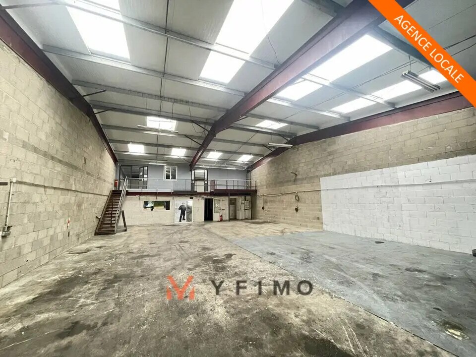 Location Local d'activités 421 m² - Photo 1