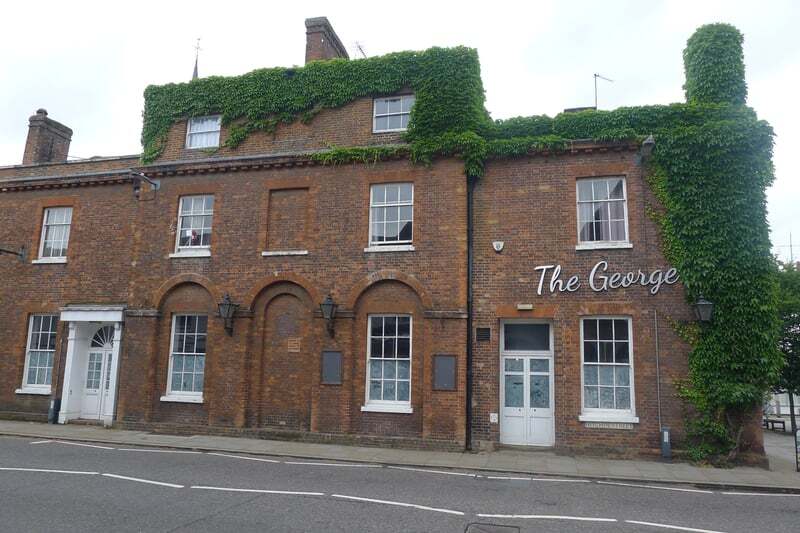 2 Hitchin St, Baldock to rent Primary Photo- Image 1 of 4