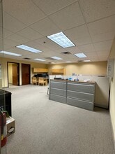 2200 Fletcher Ave, Fort Lee, NJ to rent Interior Photo- Image 1 of 4