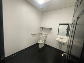 6600-6924 Antoine Dr, Houston, TX to rent Building Photo- Image 2 of 10