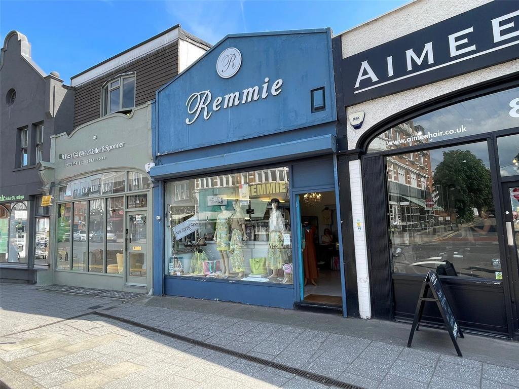 Retail in Leigh-On-Sea to rent Building Photo- Image 1 of 11