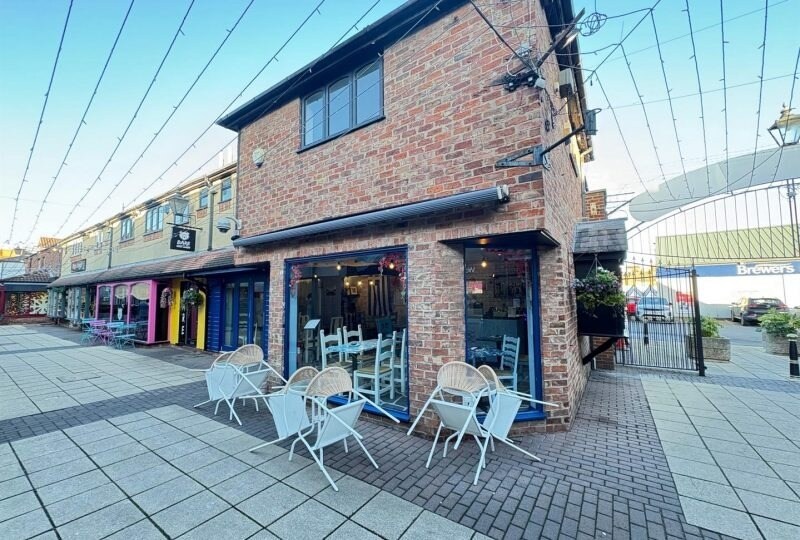 15 Abbeygate, Grimsby to rent Building Photo- Image 1 of 3