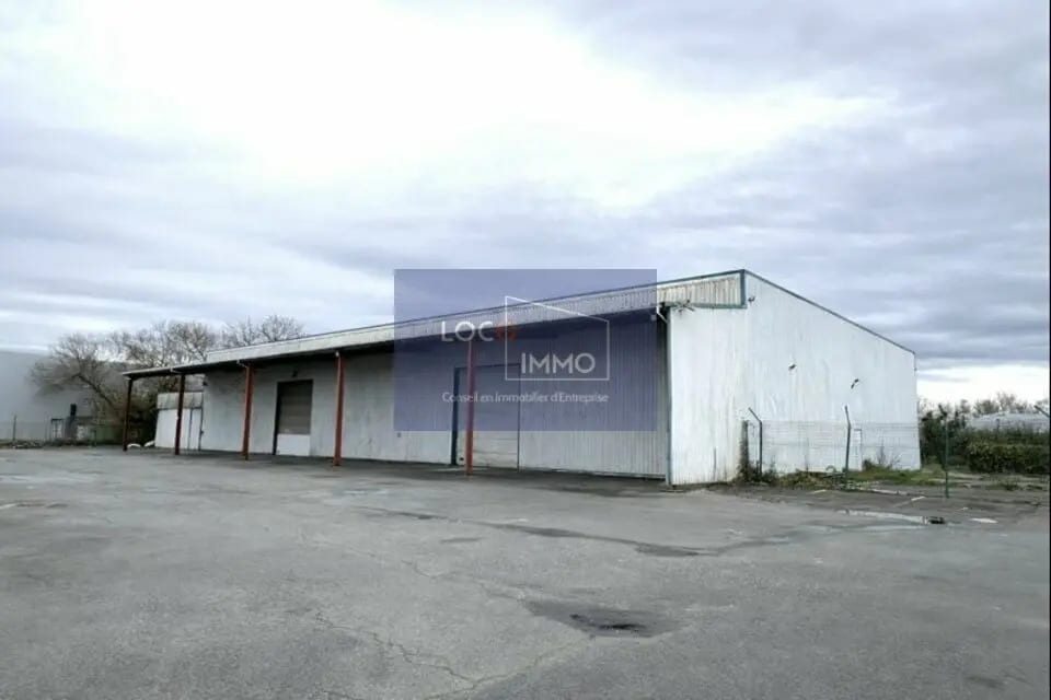 Office in Le Haillan to rent Building Photo- Image 1 of 12