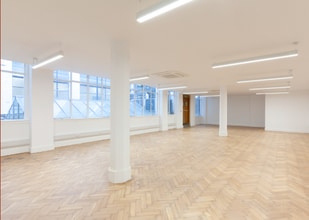 75-77 Margaret St, London to rent Interior Photo- Image 2 of 3