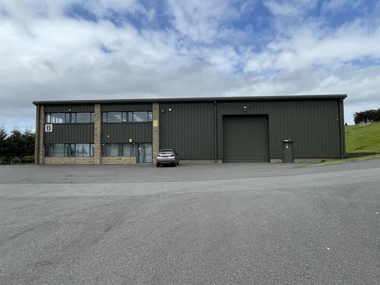 Wainstalls Rd, Halifax for rent - Building Photo - Image 1 of 2