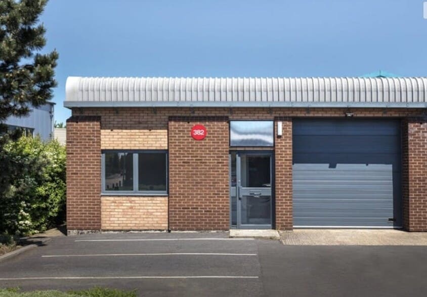 382-388 Sykes Rd, Slough to rent - Building Photo - Image 3 of 18
