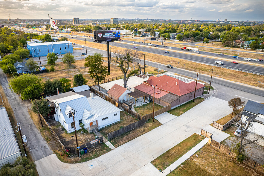 121 Pierce Ave, San Antonio, TX for sale - Building Photo - Image 2 of 29