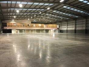 Willowbridge Way, Castleford to rent Interior Photo- Image 1 of 2