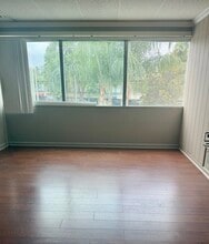 18345 Ventura Blvd, Tarzana, CA to rent Interior Photo- Image 1 of 3