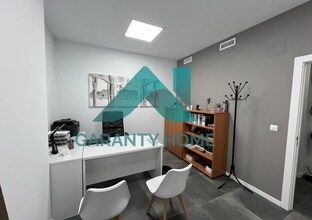 Office in Cáceres, Cáceres to rent Interior Photo- Image 1 of 4