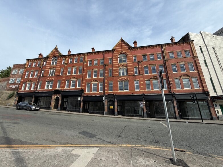 11-17 Mersey Sq, Stockport to rent - Building Photo - Image 1 of 4