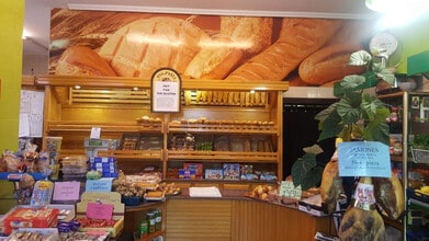 Retail in Segovia, Segovia to rent Interior Photo- Image 1 of 3