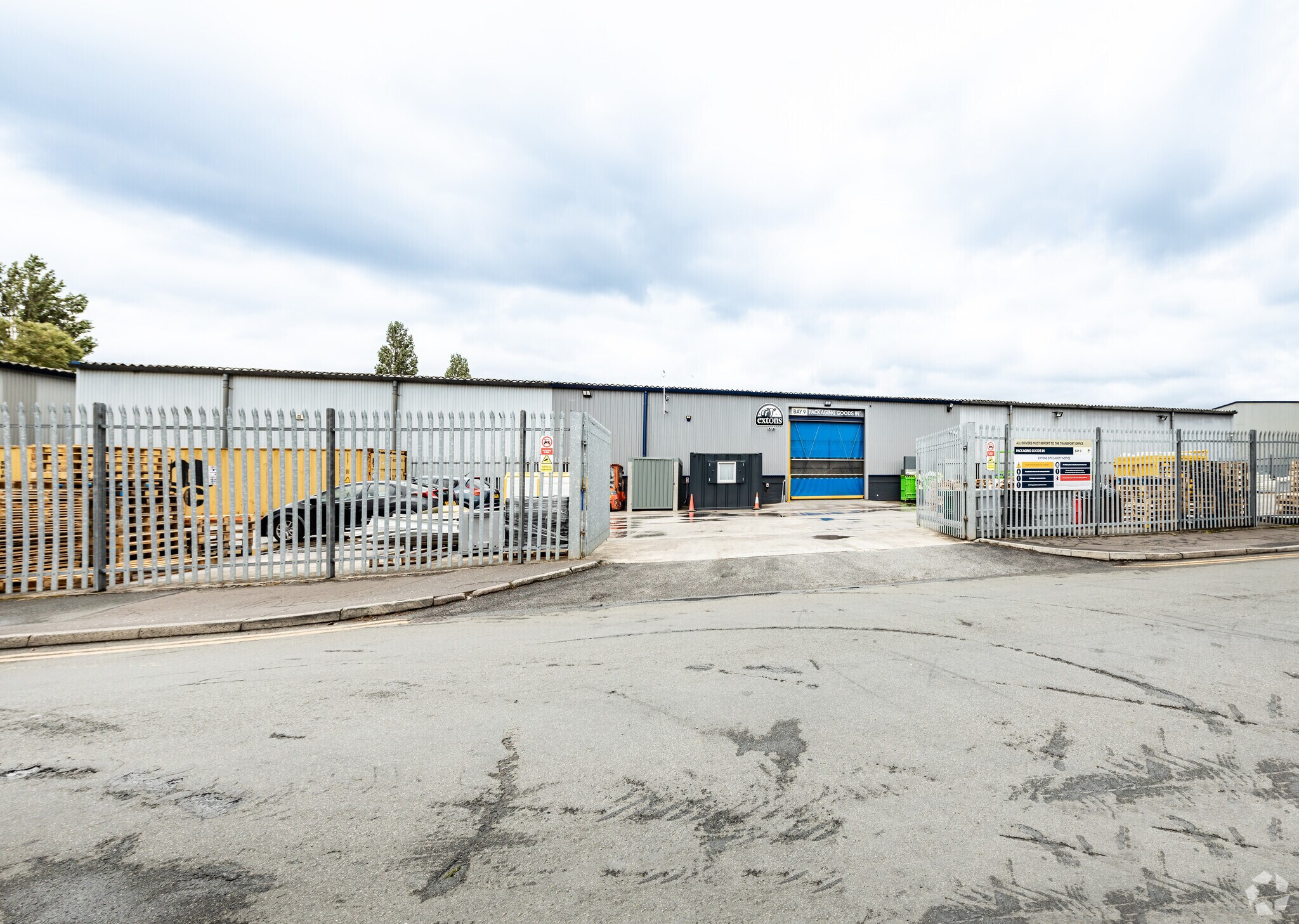 Ennis Clos, Manchester to rent Building Photo- Image 1 of 8