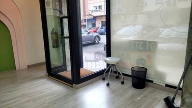 Retail in Madrid, Madrid to rent Interior Photo- Image 2 of 9