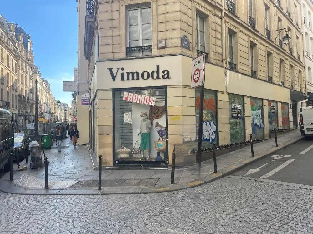 Location Commerce 237 m² - Photo 1