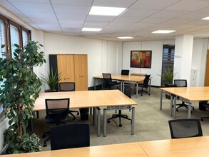 Ashley Ave, Epsom to rent Interior Photo- Image 2 of 3