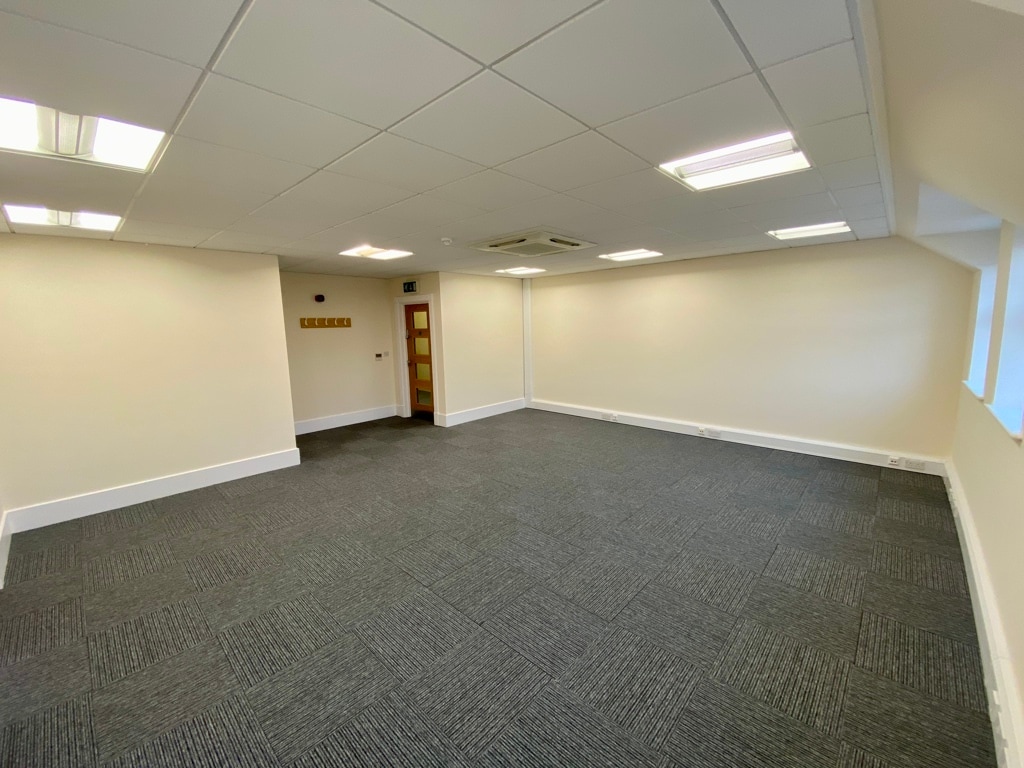 108-118 The Hawthorns, Flitwick to rent Interior Photo- Image 1 of 3