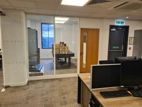 81 Southwark Bridge Rd, London to rent Interior Photo- Image 2 of 5