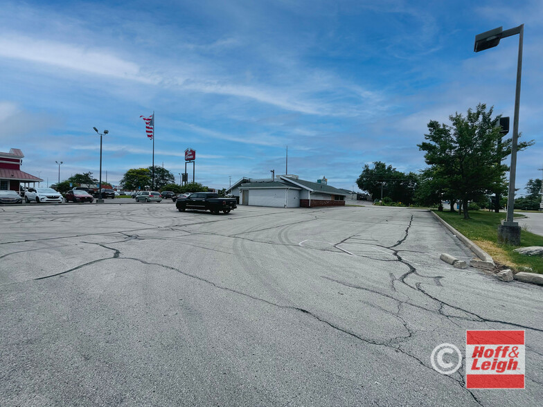 517 Griswold Rd, Elyria, OH for rent - Building Photo - Image 3 of 3