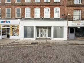 28 Market Pl, Wisbech to rent Building Photo- Image 1 of 10