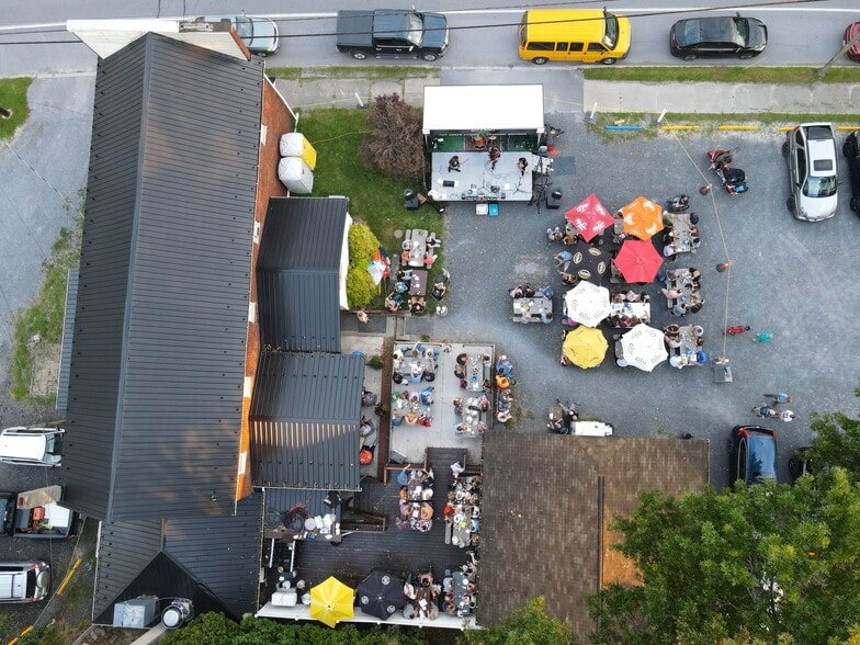 206E E Central Ave, Avis, PA for sale - Building Photo - Image 2 of 6