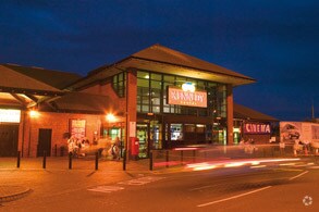 568 Falls Rd, Belfast to rent Primary Photo- Image 1 of 2