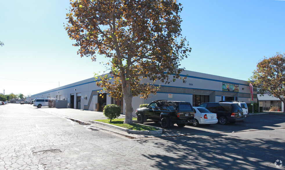 12424-12430 Montague St, Pacoima, CA for rent - Building Photo - Image 2 of 7