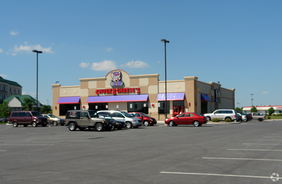 17618 Valley Mall Rd, Hagerstown, MD for rent - Primary Photo - Image 1 of 2