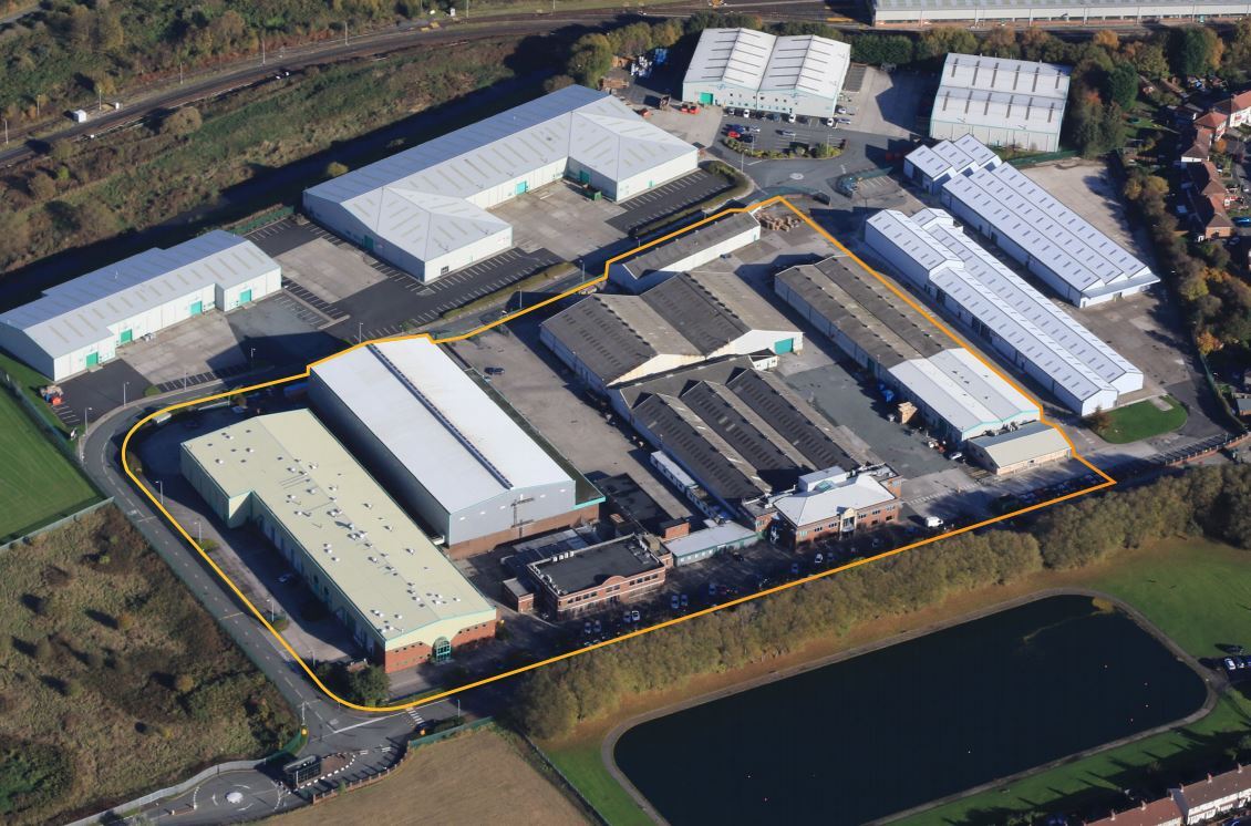 Valley Rd, Birkenhead to rent Building Photo- Image 1 of 4