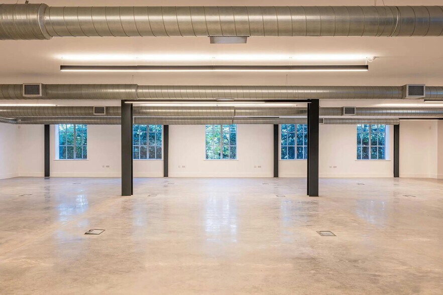 159 Mortlake Rd, Richmond to rent - Interior Photo - Image 3 of 8