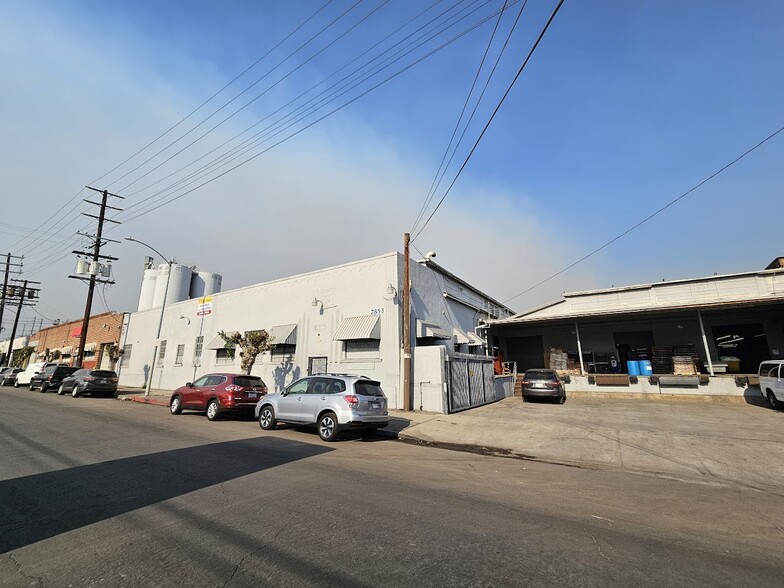 2853 E Pico Blvd, Los Angeles, CA for rent - Building Photo - Image 1 of 10