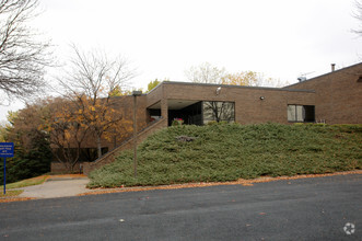 10301 Yellow Circle Dr, Minnetonka, MN for sale Primary Photo- Image 1 of 4