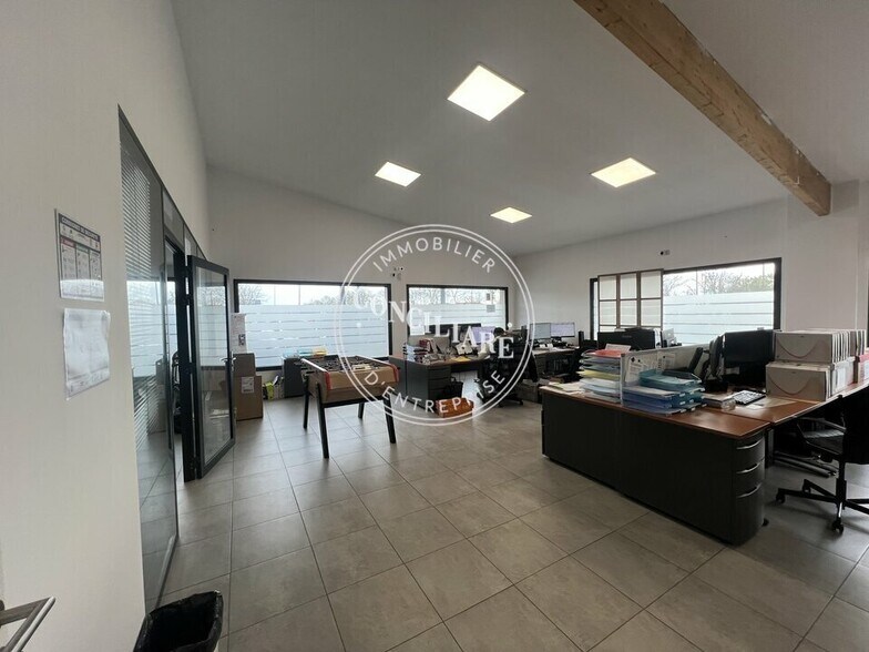 Rue Des Frères Seigneurie, Plaisance-du-Touch to rent - Interior Photo - Image 1 of 5