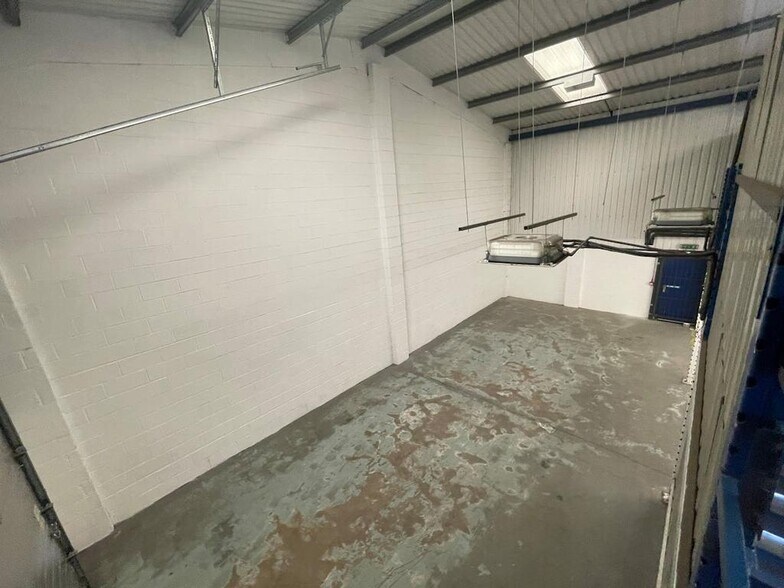Galveston Grove, Stoke On Trent to rent - Building Photo - Image 3 of 5
