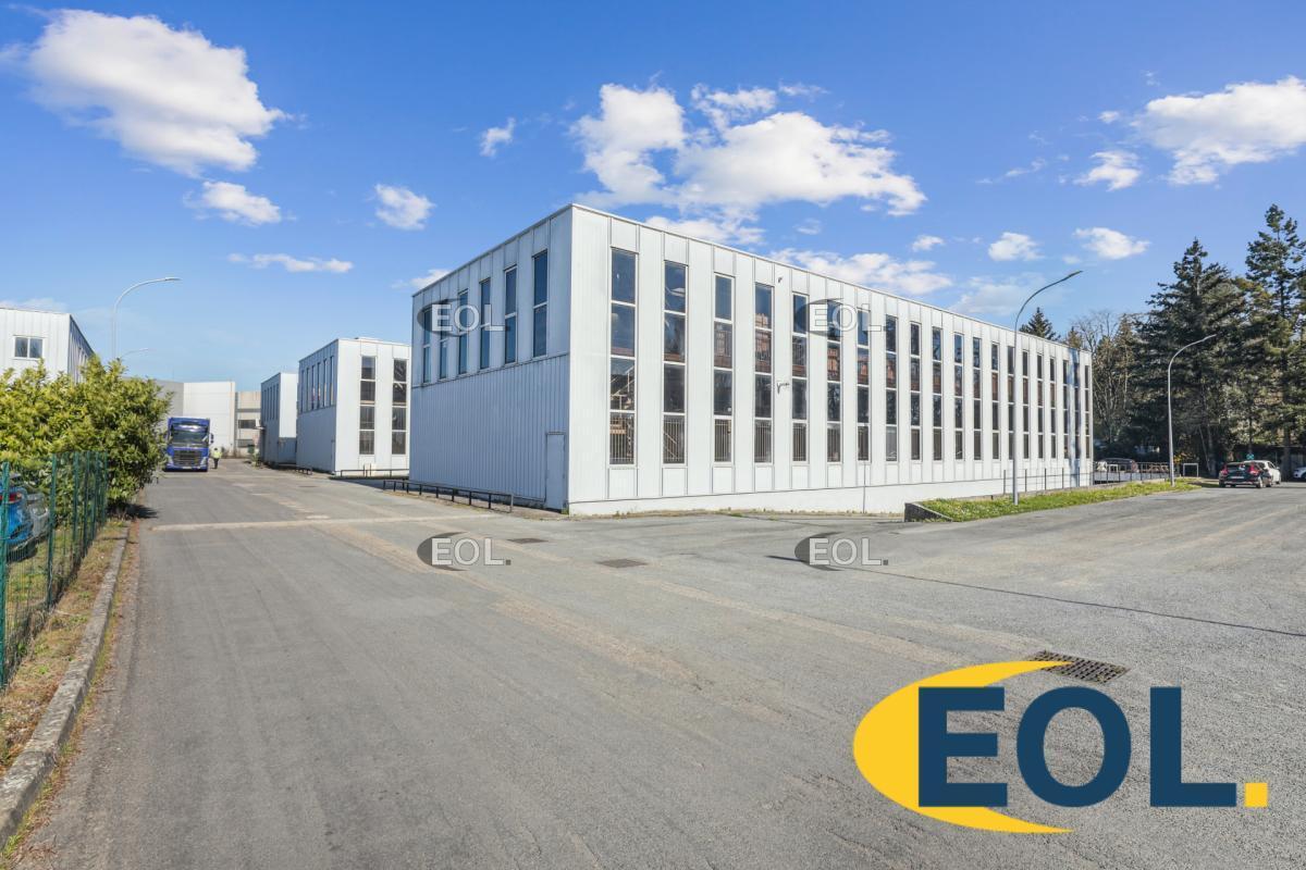 Light Industrial in Les Loges-en-Josas for sale Building Photo- Image 1 of 6