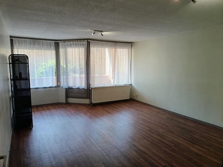 Office in Lyon for sale - Interior Photo - Image 2 of 18