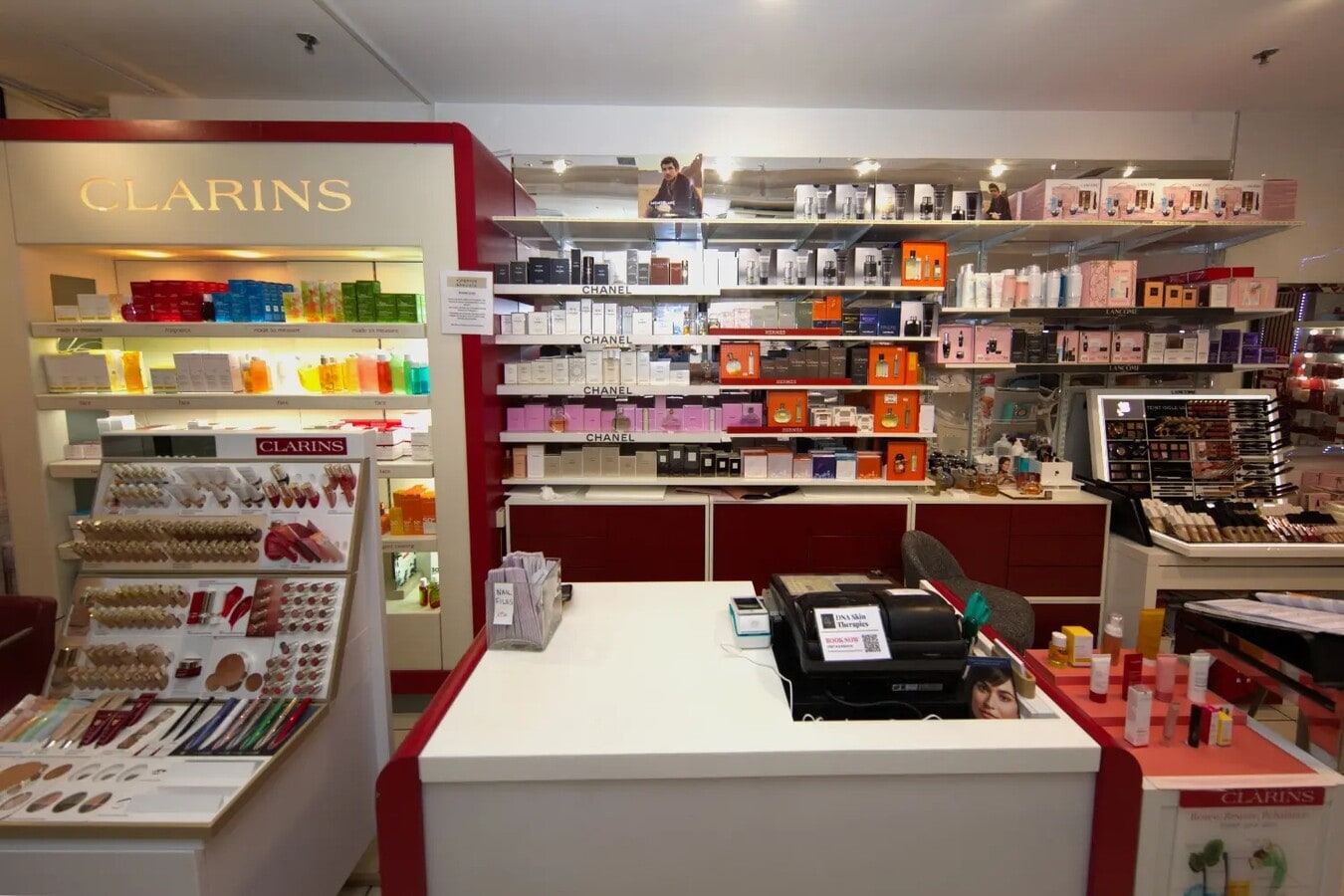 Ayr Rd, Newton Mearns, ERW G77 6EY - Unit Salon - - Interior Photo - Image 1 of 6